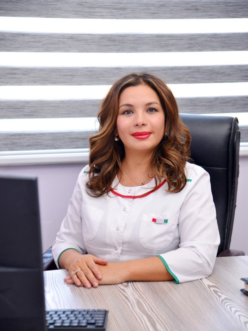 Lola Davlatova